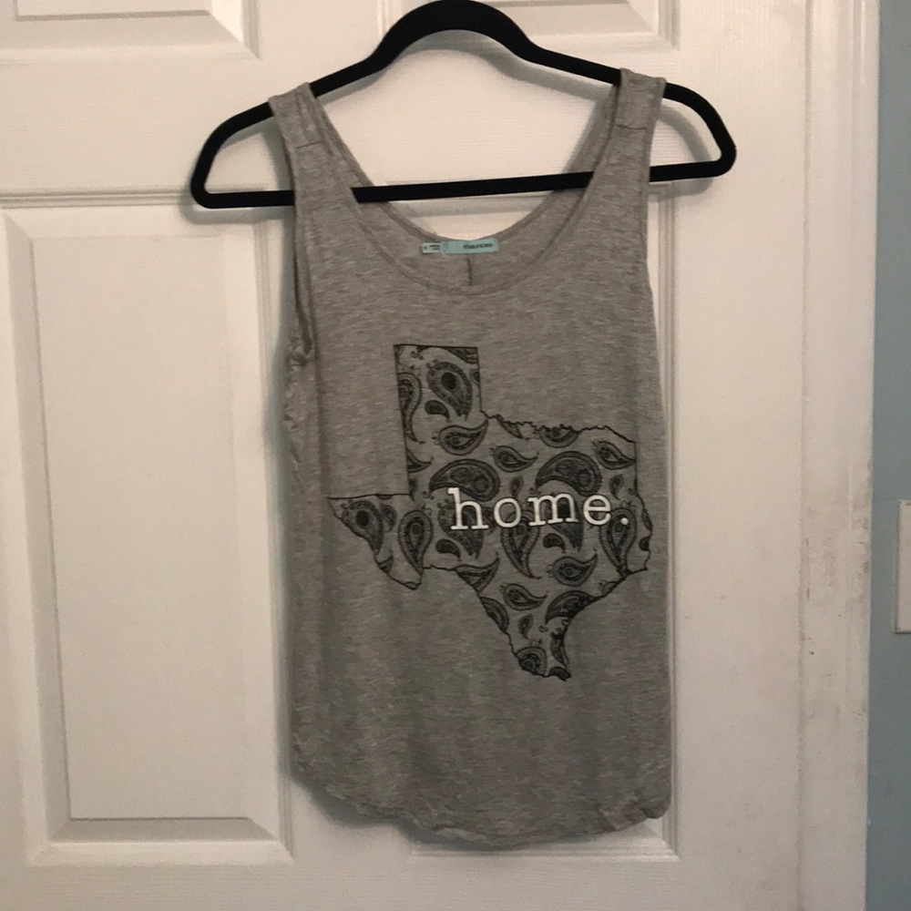NWT Maunces designer Top!